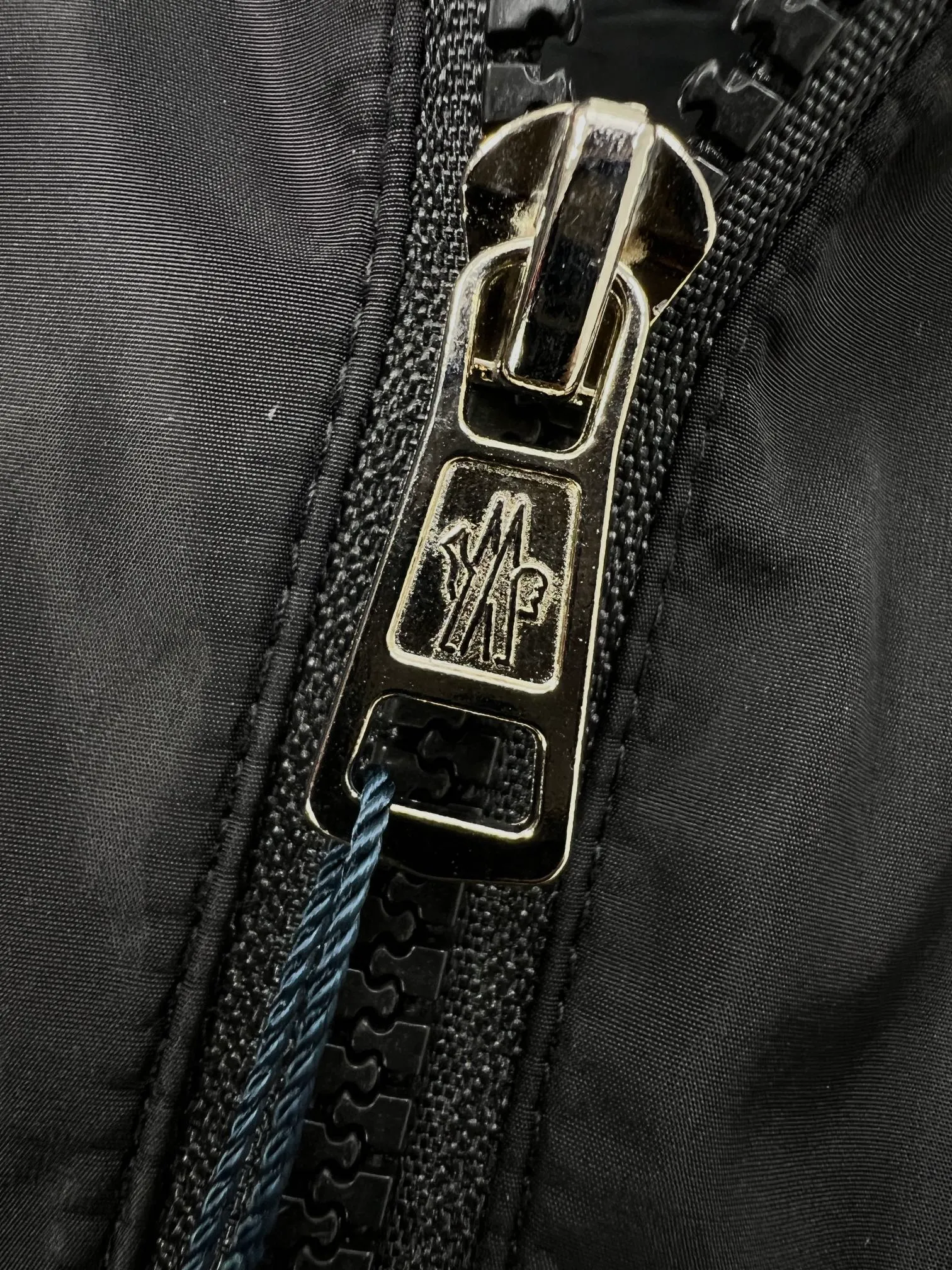 。MONCLER 2026FW ， ， 。 ， 。10 ， ， ， ， 。 ， ， ， ， ， ！ ， ， ， ， 。 ， ， ， 。 ， ！ ， Classic ！ ， ， ， 。 ， 。 HS。Sizes：M-3XL